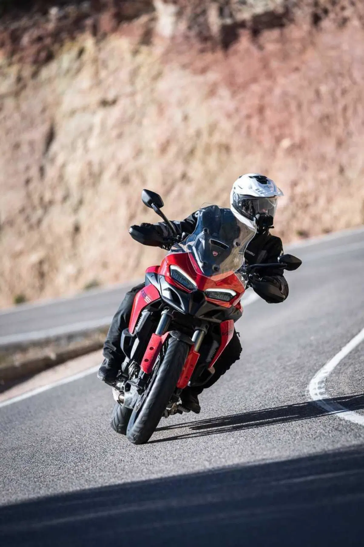 La Multistrada più leggera e facile di sempre? Abbiamo guidato la nuova Ducati V2 [VIDEO] (77)
