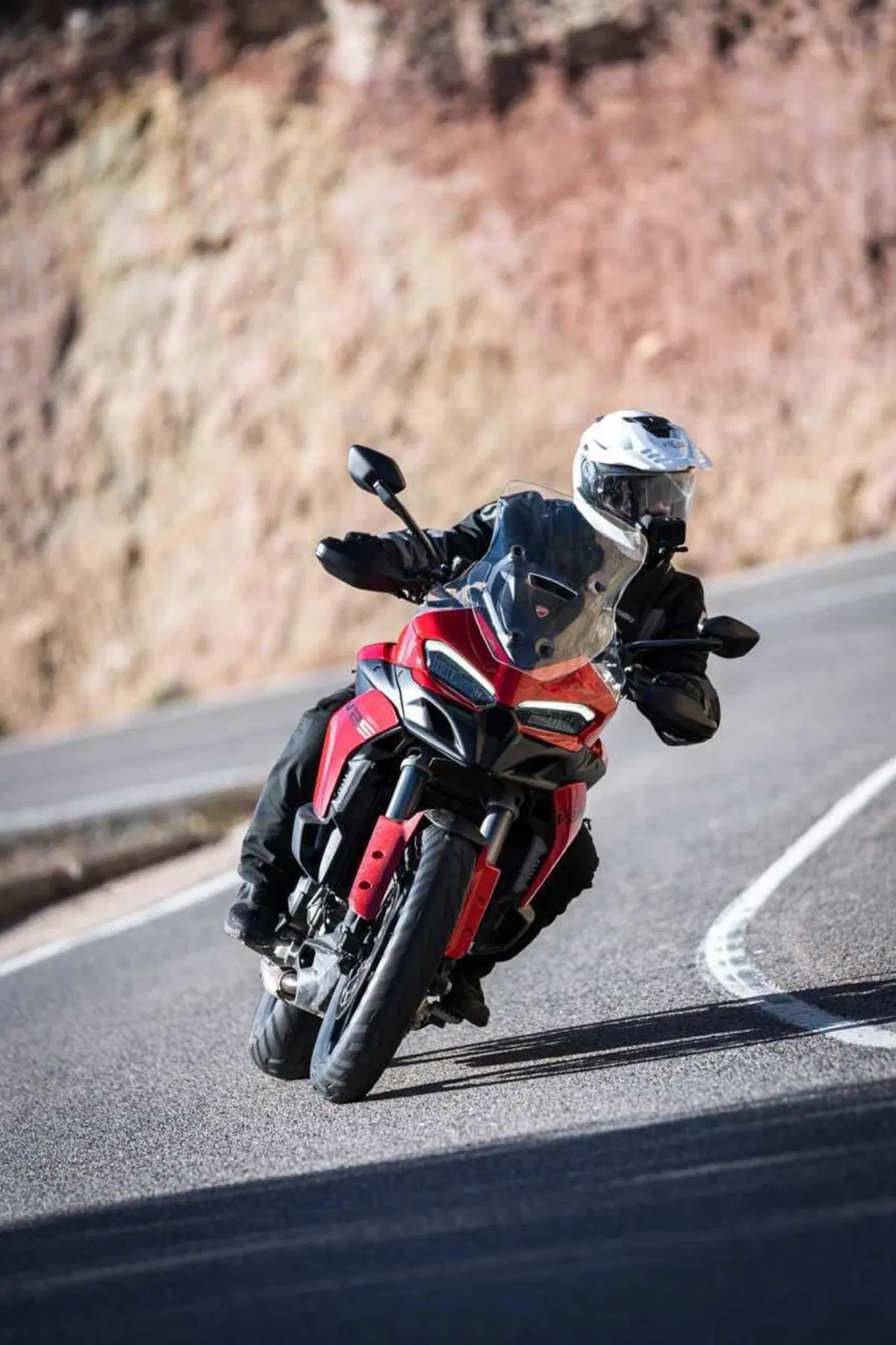 La Multistrada più leggera e facile di sempre? Abbiamo guidato la nuova Ducati V2 [VIDEO] (78)