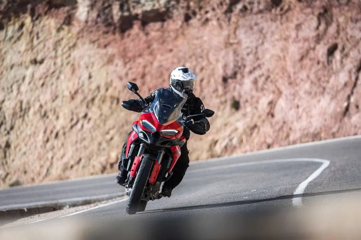 La Multistrada più leggera e facile di sempre? Abbiamo guidato la nuova Ducati V2 [VIDEO] (83)