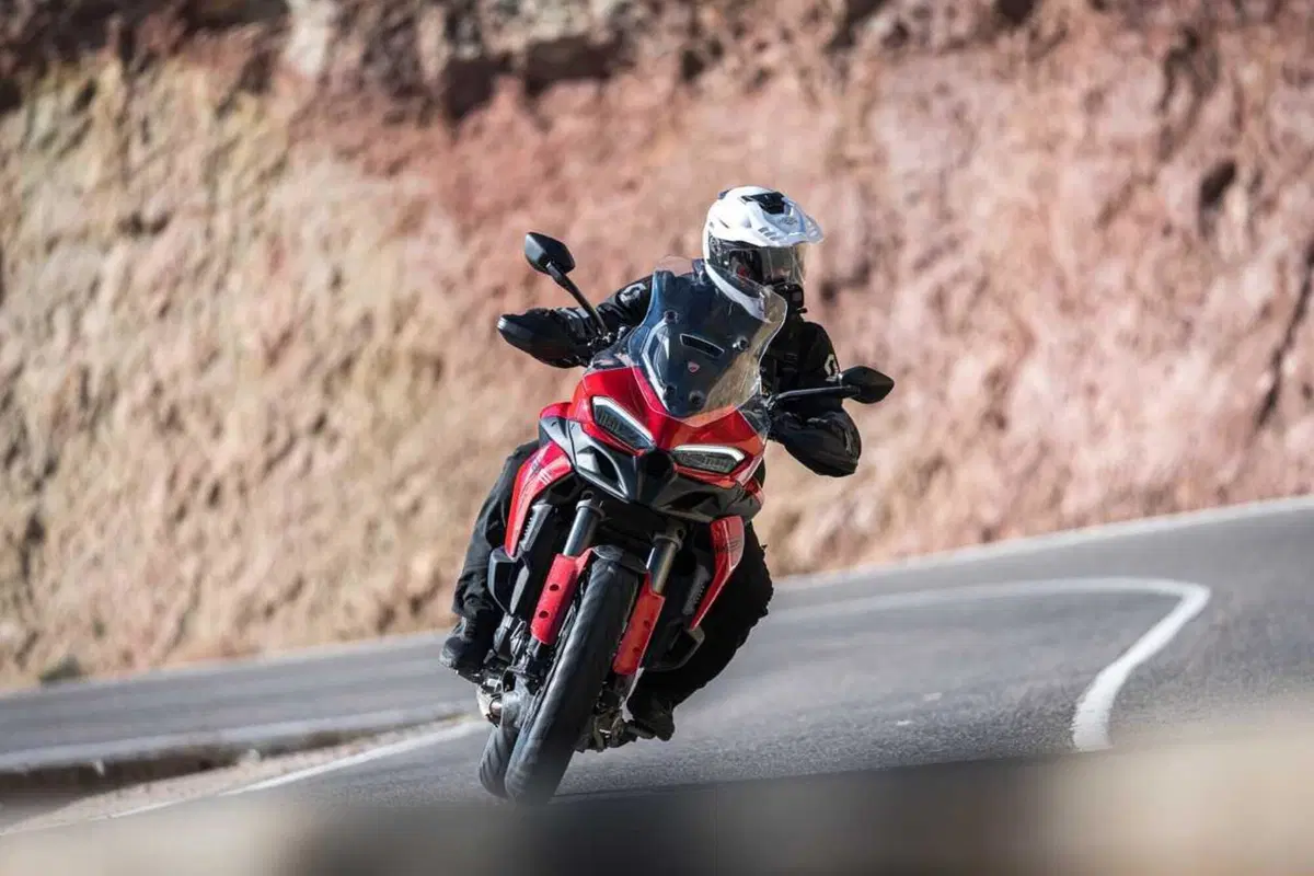 La Multistrada più leggera e facile di sempre? Abbiamo guidato la nuova Ducati V2 [VIDEO] (85)
