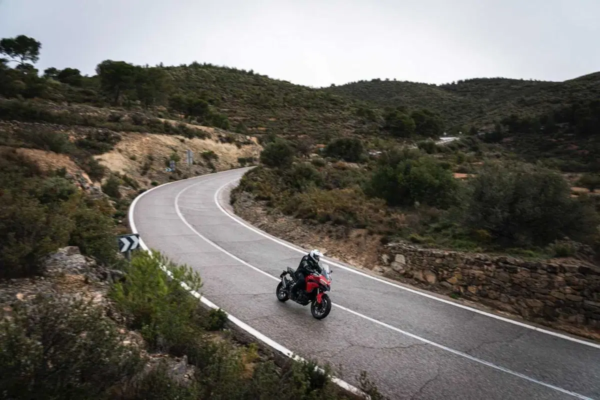 La Multistrada più leggera e facile di sempre? Abbiamo guidato la nuova Ducati V2 [VIDEO] (86)