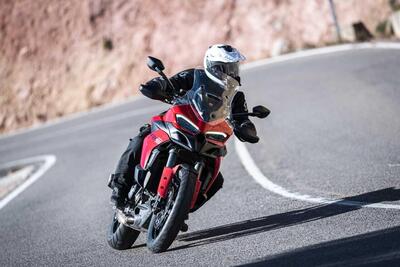 La Multistrada pi&ugrave; leggera e facile di sempre? Abbiamo guidato la nuova Ducati V2 [VIDEO]