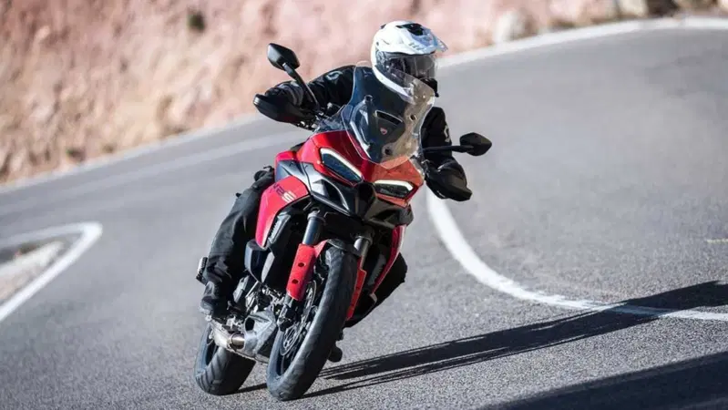 La Ducati Multistrada pi&ugrave; leggera e facile di sempre? Abbiamo guidato la nuova V2 [VIDEO]