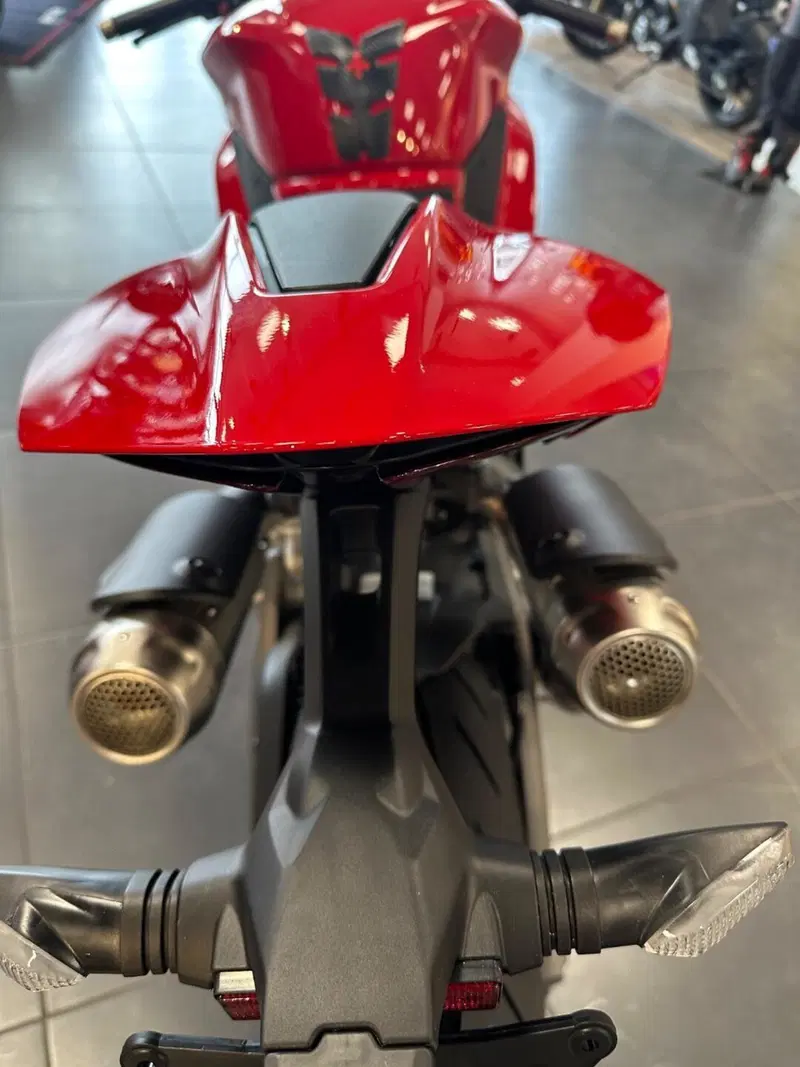 Ducati Panigale V2 S (2025 - 26) (8)