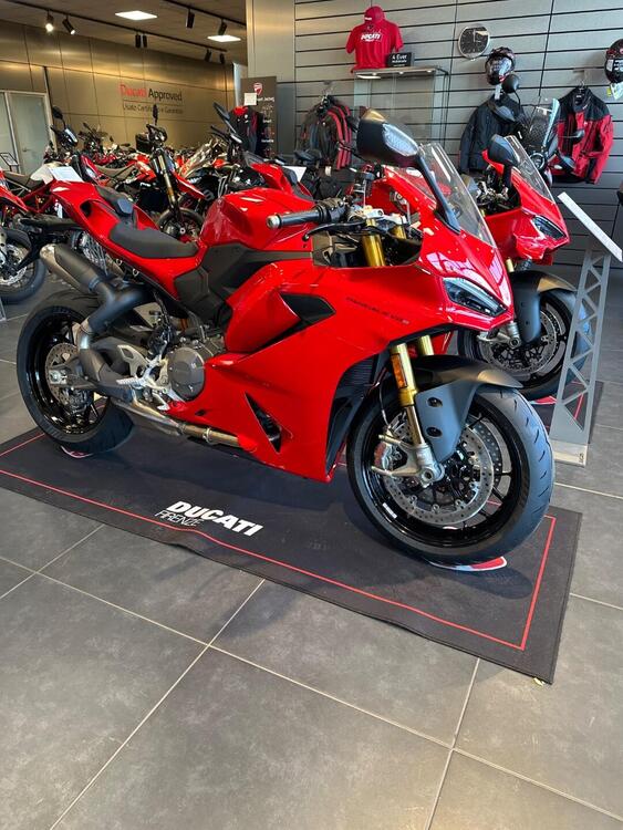 Ducati Panigale V2 S (2025)