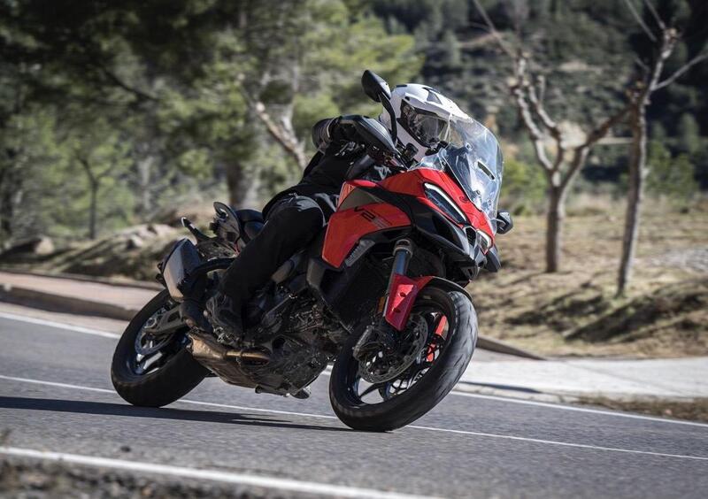 Ducati Multistrada V2 S: guida rapida alle sospensioni semiattive [VIDEO]