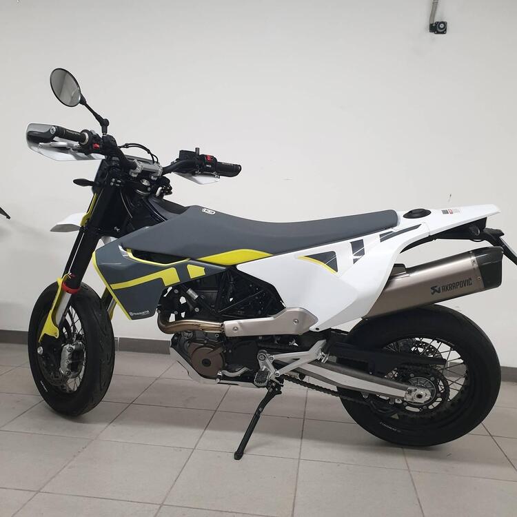 Husqvarna 701 Supermoto (2022)