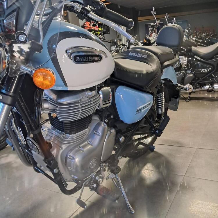 Royal Enfield Meteor 350 Aurora (2024 - 25) (4)