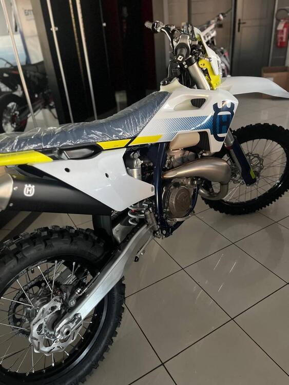 Husqvarna TE 300 (2024) (4)