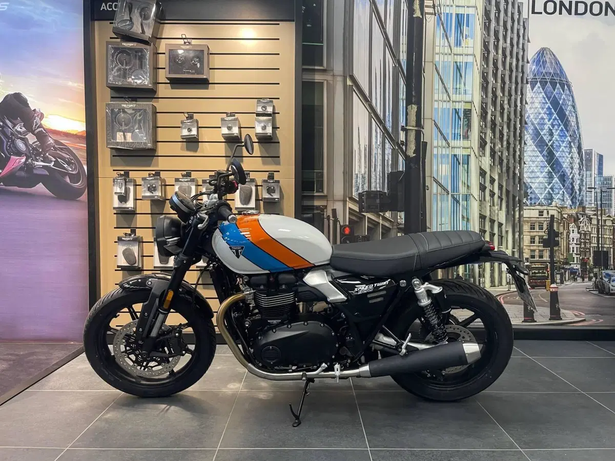 Triumph Speed Twin 900 (2025 - 26) (2)