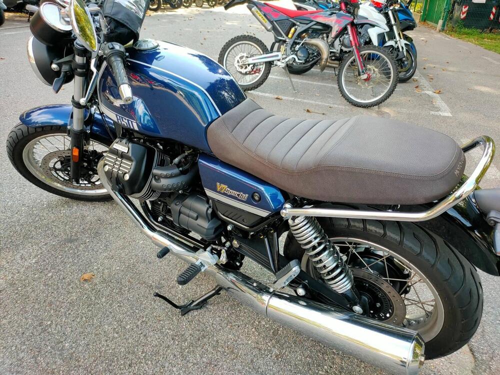 Moto Guzzi V7 Special (2021 - 24) (2)