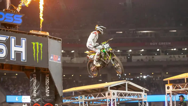 Triumph vince nell'AMA Supercross. A Glendale la prima storica vittoria della casa inglese