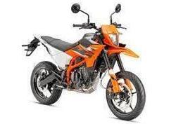 KTM 390 SMC R (2025) nuova