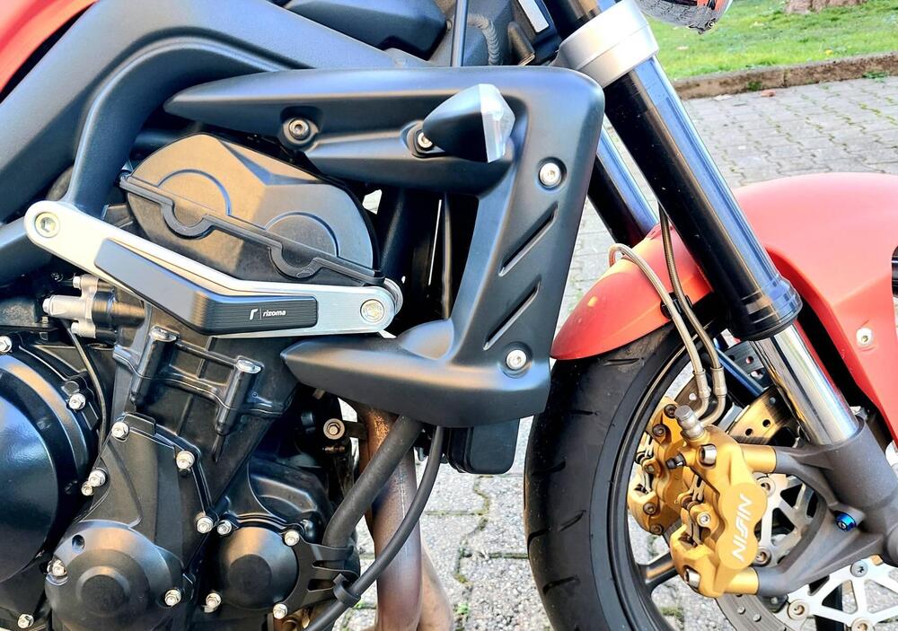 Triumph Street Triple R (2009 - 12) (2)