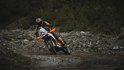KTM presenta la nuova gamma 390 Adventure 2025