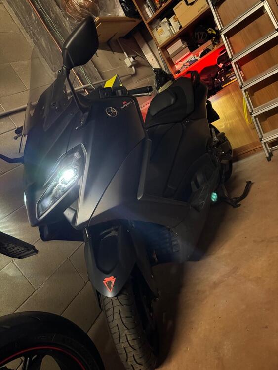 Yamaha T-Max 560 (2022 - 24) (4)