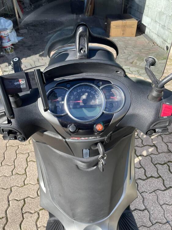 Piaggio Beverly 350 SportTouring ie ABS (2011 - 17) (2)