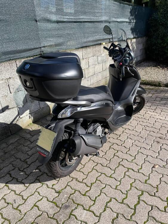 Piaggio Beverly 350 SportTouring ie ABS (2011 - 17) (3)