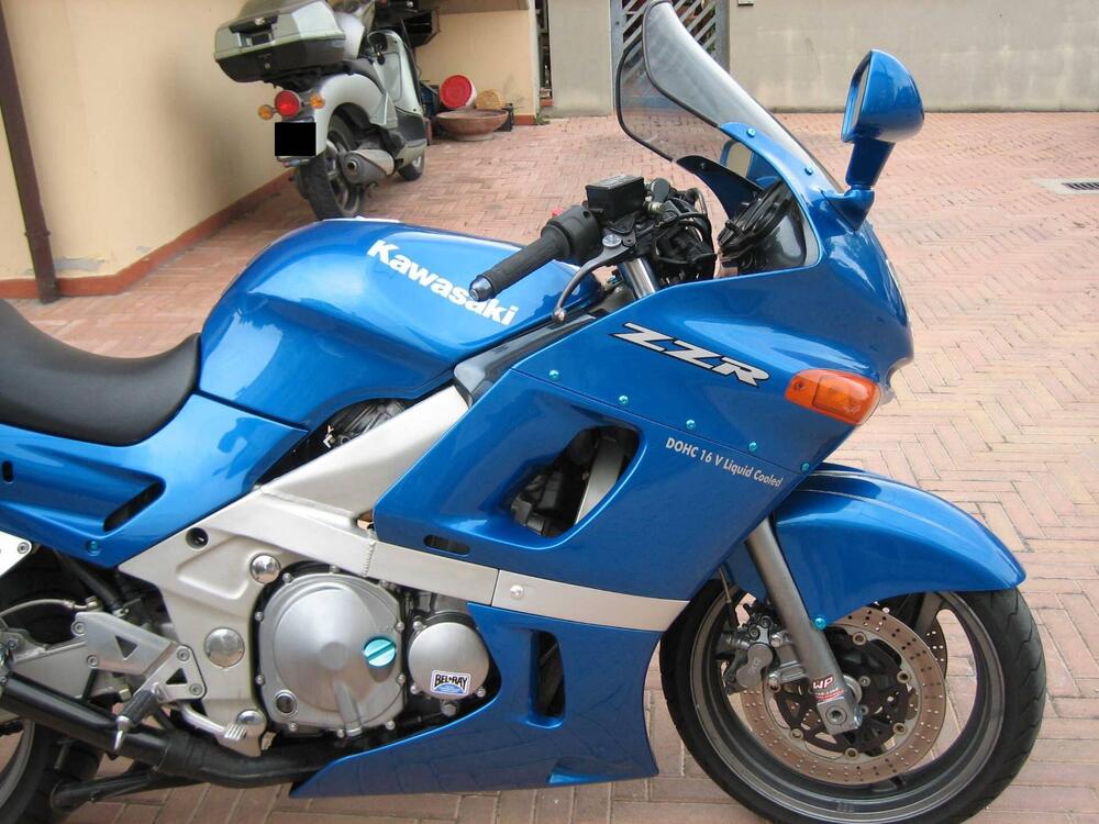 Kawasaki ZZR 600 (2)