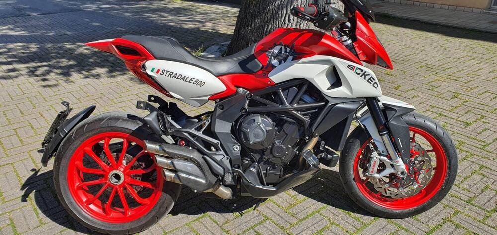 MV Agusta Stradale 800 EAS ABS (2015 - 17) (2)