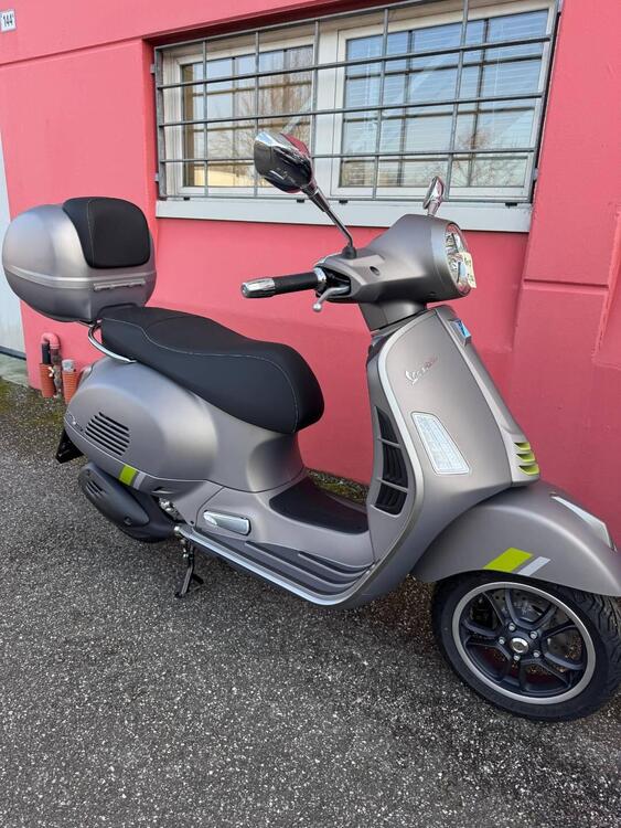 Vespa GTS 300 Super Tech (2023 - 24) (3)