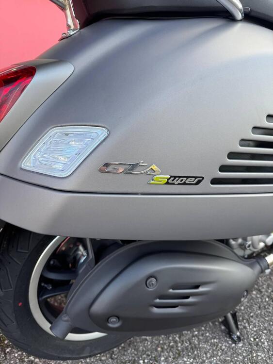 Vespa GTS 300 Super Tech (2023 - 24) (4)