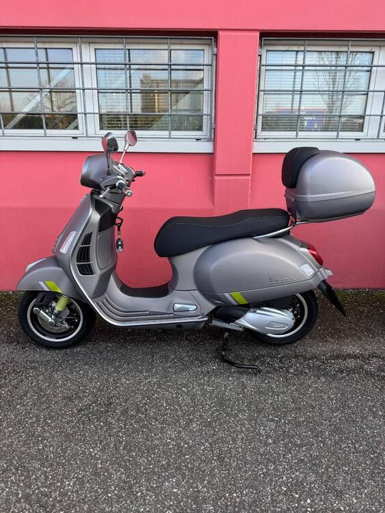 Vespa GTS 300 Super Tech (2023 - 24) (5)