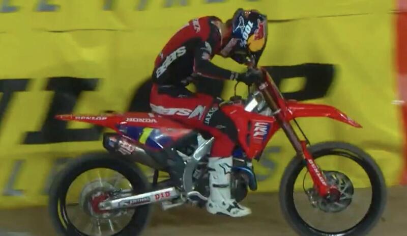 Jett Lawrence OUT: rottura del legamento crociato anteriore. Addio Supercross. National a rischio?