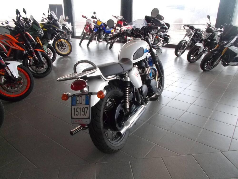 Triumph Bonneville T214 (2015) (3)