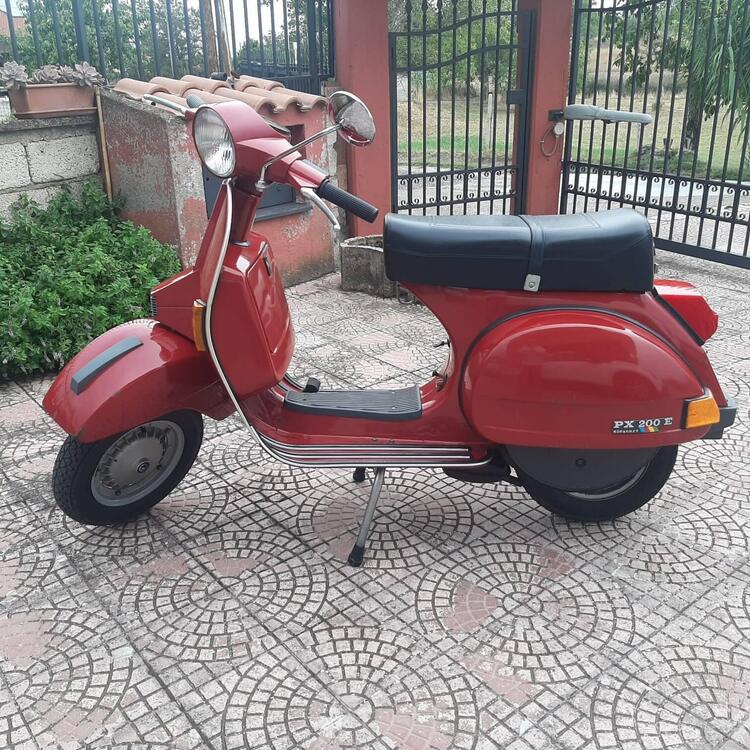 Piaggio Vespa px 200 e