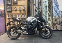 Triumph Street Triple 765 R (2023 - 25) nuova