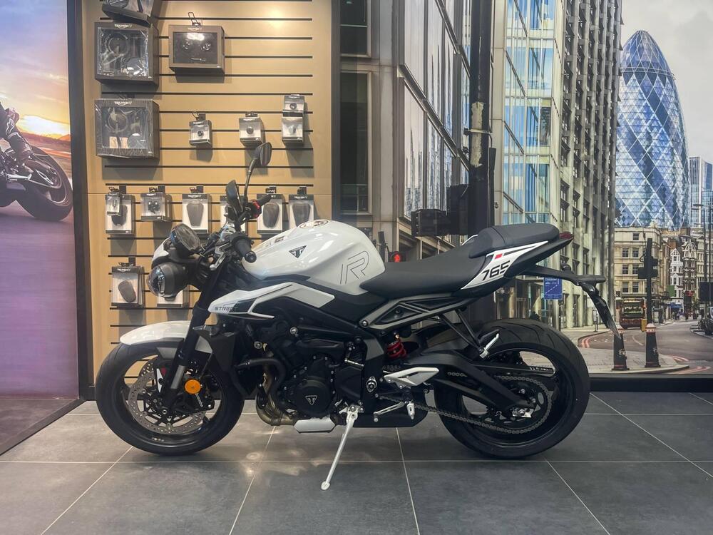 Triumph Street Triple 765 R (2023 - 25) (3)