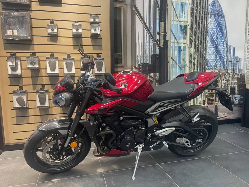 Triumph Street Triple 765 RS (2023 - 26) (2)