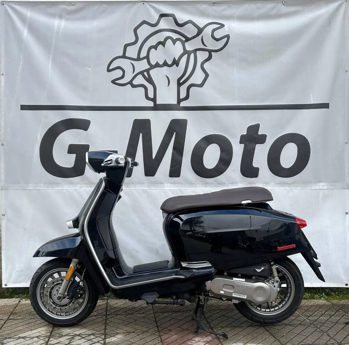 Lambretta V50 Special (2021 - 26) (2)
