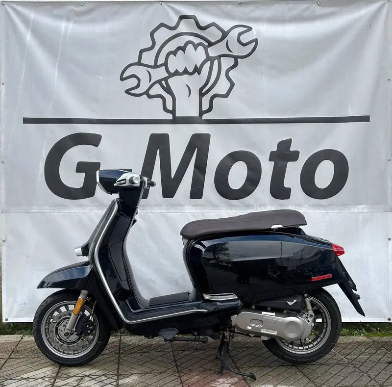 Lambretta V50 Special (2021 - 26) (2)