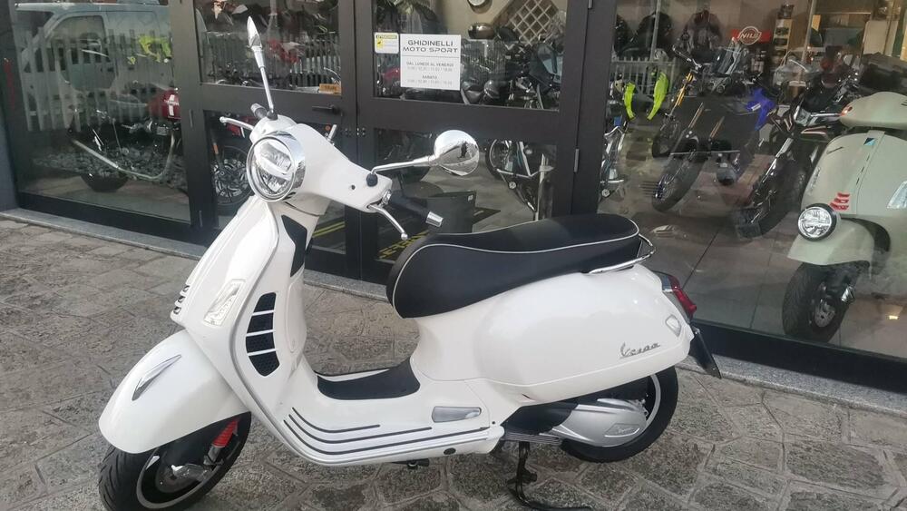 Vespa GTS 300 Super Hpe (2021 - 22)