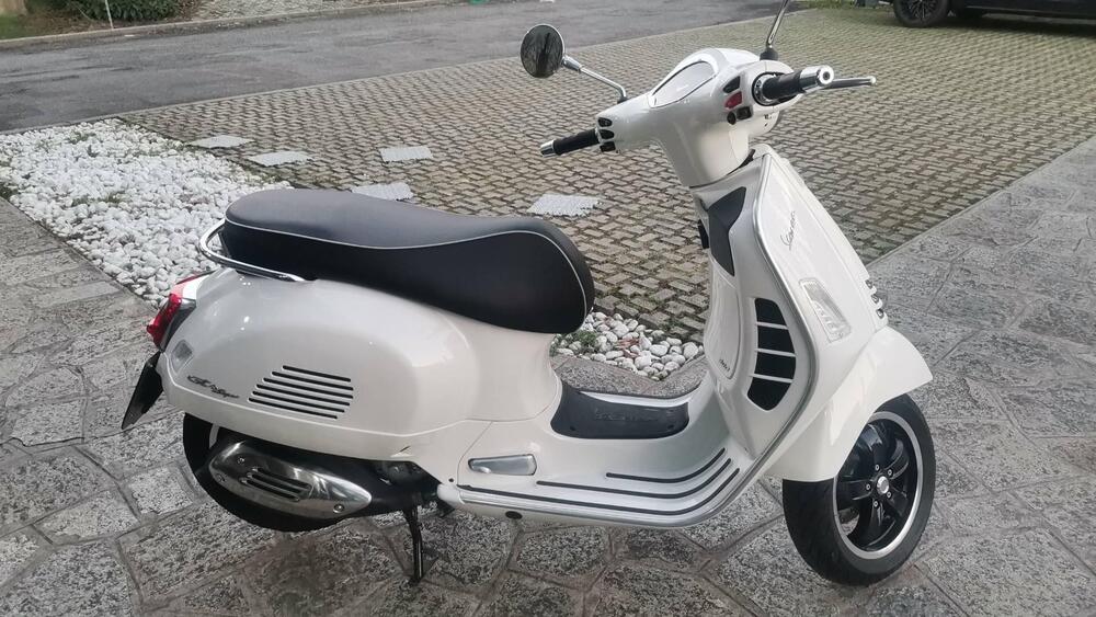 Vespa GTS 300 Super Hpe (2021 - 22) (3)