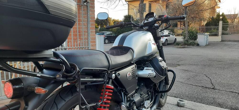 Moto Guzzi V7 III Stone S (2020) (3)