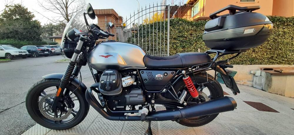 Moto Guzzi V7 III Stone S (2020) (2)