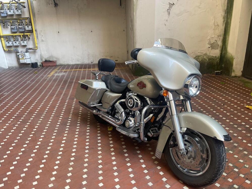 Harley-Davidson 1584 Street Glide (2008 - 10) - FLHX (4)