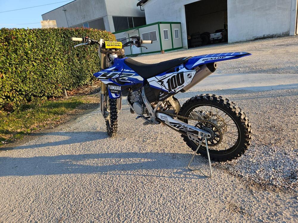 Yamaha YZ 125 (2016) (3)