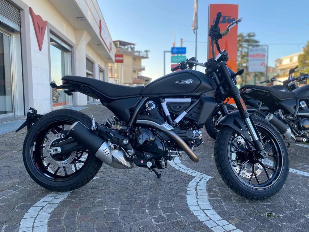 Ducati Scrambler 800 Icon Dark (2025)