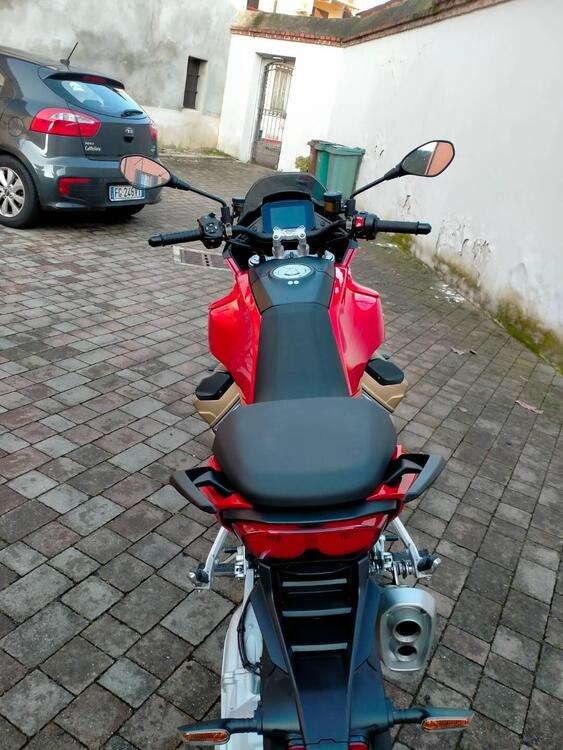 Moto Guzzi V100 Mandello (2023 - 24) (2)