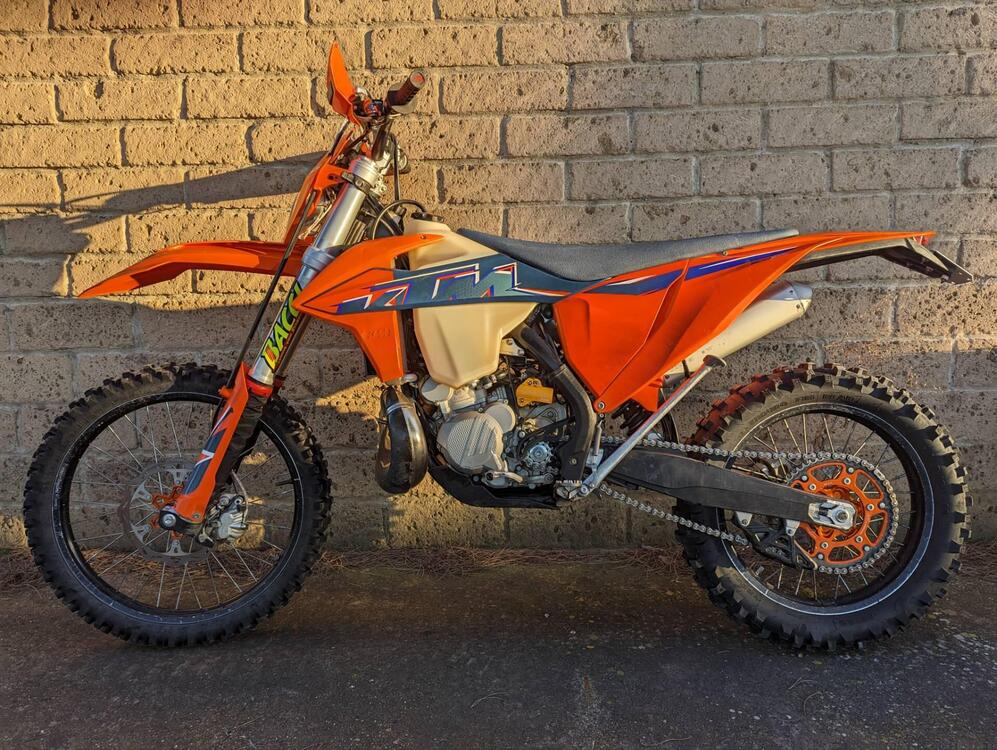 KTM 300 EXC E TPI (2022)