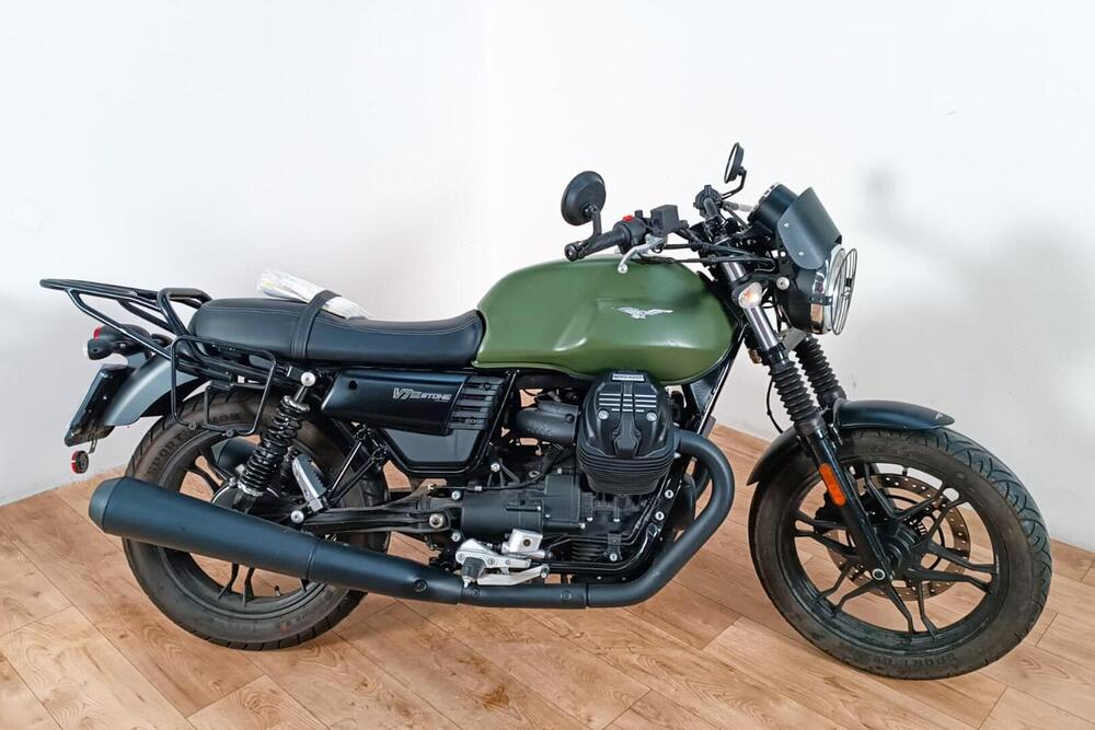 Moto Guzzi V7 III Stone (2017 - 20)