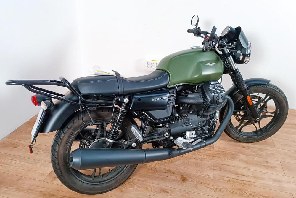 Moto Guzzi V7 III Stone (2017 - 20) (3)