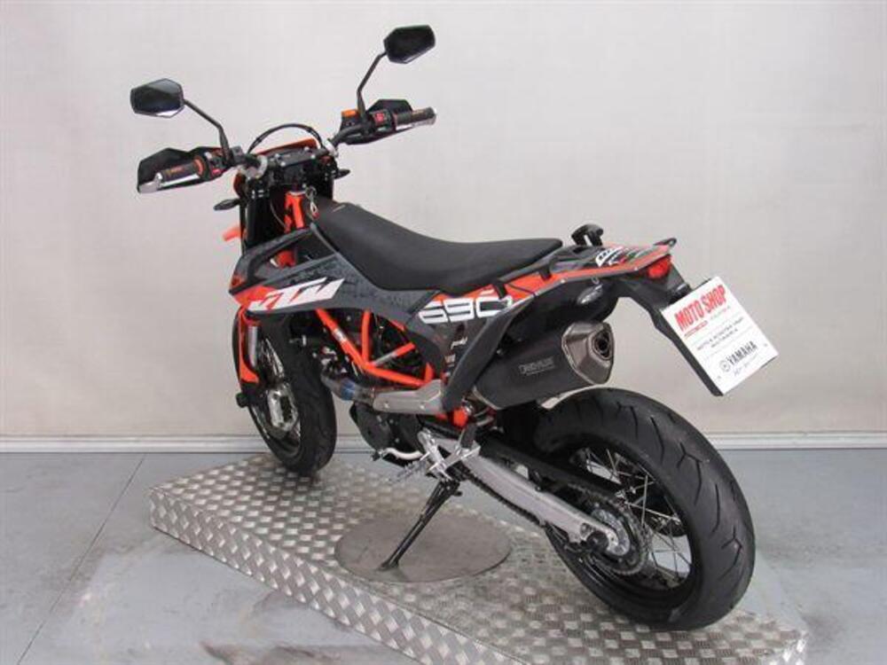 KTM 690 SMC R (2021 - 22) (5)