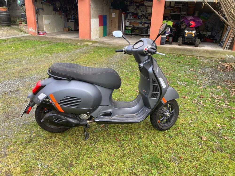 Vespa GTS 300 Super (2023 - 24) (2)