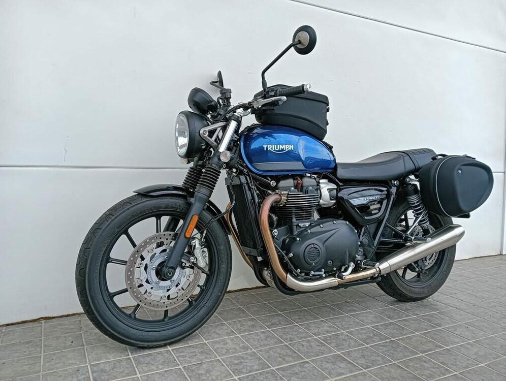 Triumph Street Twin 900 (2021 - 22) (3)