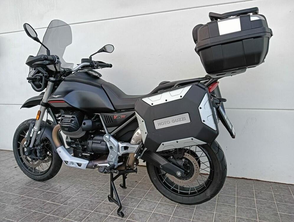 Moto Guzzi V85 TT (2021 - 23) (4)